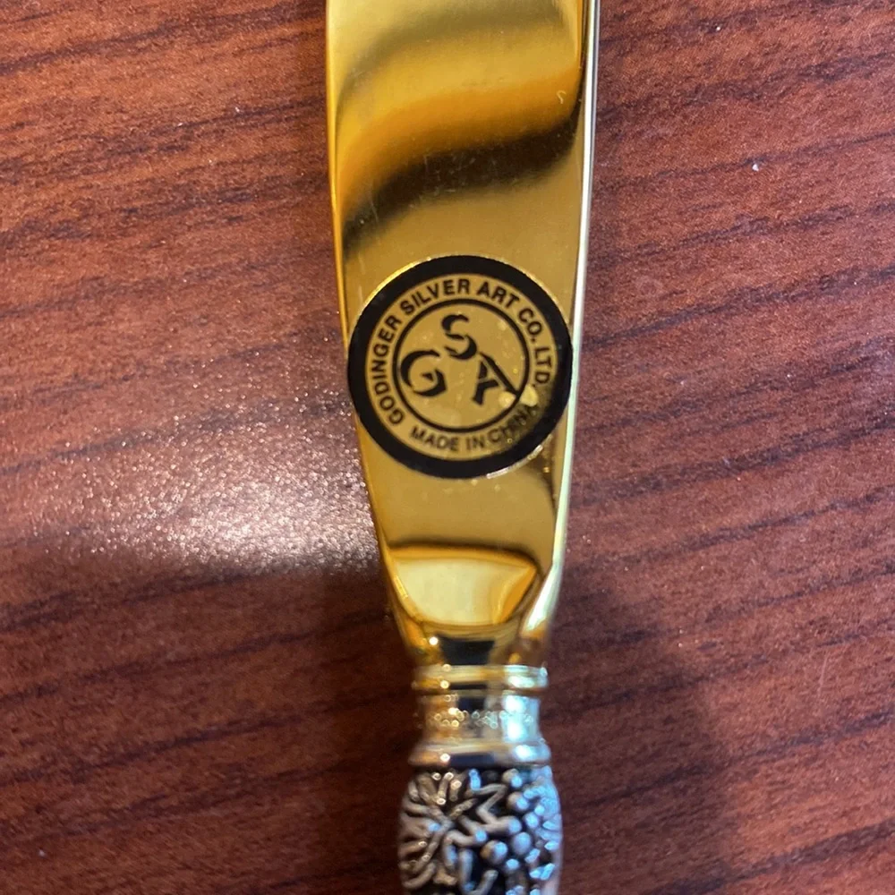 Set of 4 Godinger Silver Art Company Butter Knives